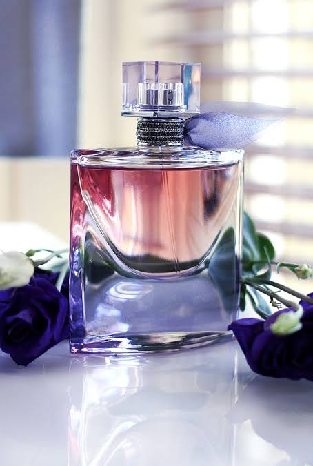 عطر زنانه لانکوم لاویه است بل (لوزی ، ژیوادان ، اکسپرشنز ، lvl)